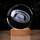 Coverzone Ahşap Standlı Cam Küre Işıklı Göz Yormayan Mysterious Planet Motifli Masaüstü Aydınlatma Gece Lambası Dekoratif Çocuk Odası Salon Yatak Odası Lamba 6cm x 6cm (Mysterious Planet)