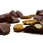 Dark Brown 500 gr Roş Çikolata Bademli Sütlü Roche Çikolatası
