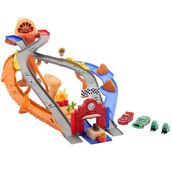 Disney JFL57 Pixar Cars Radiator Springs Yarış ve Kurtarma Pisti Oyun Seti