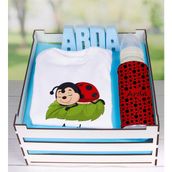 Ejoya Ahşap Sandıkta Kişiye Özel Zıbın Biberon ve Taş Isimlik Bebek Hediye Seti 109472
