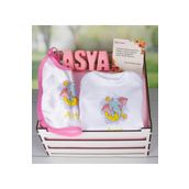 EJOYA Ahşap Sandıkta Kişiye Özel Zıbın Önlük Ve Taş İsimlik Bebek Hediye Seti 109462