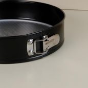 Guardini 30 cm Açık Gri Kelepçeli Kek Kalıbı