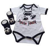 Hoşgeldin Bebek, Yenidoğan Unisex Bebek, Siyah Beyaz Fanatik Taraftar Badi ve Aksesuarlı Çorap Hediye Seti (6-9 AY)