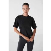 Hummel 911868-2001 Siyah Kadın T-shirt