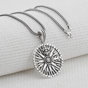 Mona Roza Açı Tasarımlı 925 Ayar Pusula Gümüş Kolye