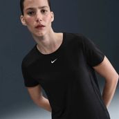 Nike IB9408-010 One Dri-Fit Siyah Günlük Stil Kadın T-shirt