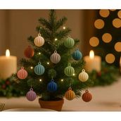 Renkli Modern Yılbaşı Ağacı Süs Seti - 3D Tasarım Dikey Çizgili Minimalist Çam Ağacı Dekorasyonu & Estetik Noel Askı Objeleri