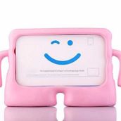 Smcase Apple iPad 9.7 2018 6. Nesil Tutacakli Cocuklar Icin Silikon İb1 Kılıf