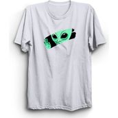 The Fame Alien In The Window Penceredeki Uzaylı Ufo Uzay Beyaz Kadın T-shirt