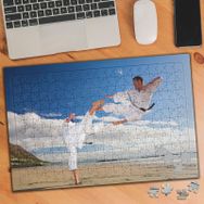 024726 Sahilde Tekvando Yapan Çift 240 Parça Puzzle Yapboz