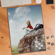 024924 Dağ Tepesinde Manzara İzlemek 240 Parça Puzzle Yapboz