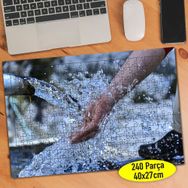 105342759 Doğal Kaynak Suyu İçen İnsan 240 Parça Puzzle Yapboz