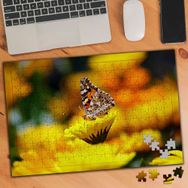 169924 Güzel Desenli Kelebek Sarı Çiçekler 240 Parça Puzzle Yapboz