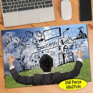 17727008 İş Dünyası Sunum Yapan Adam 240 Parça Puzzle Yapboz