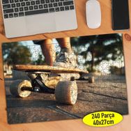 63011360 Kaykay Süren Genç Çocuk 240 Parça Puzzle Yapboz