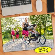 70034186 Sporcu Kadınlar ve Minik Bebek 240 Parça Puzzle Yapboz
