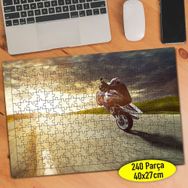 8068 Hız Tutkunu Motorsiklet Yarışçısı 240 Parça Puzzle Yapboz