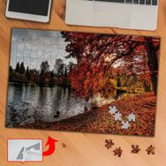 8266 Kırmızı Yaprak Altında Göl 240 Parça Puzzle Yapboz Tablo