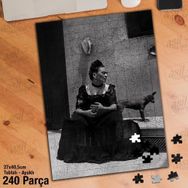 Asil Hobi Frida Kahlo Ve Sevimli Köpeği Yapboz-Ayak Destekli Çerçeveli 240 Parça Puzzle