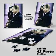 Asil Hobi Gülümseyen Atatürk Yan Portre Ve Küçük Çocuk-Yapboz-Ayak Destekli 42 Parça Puzzle
