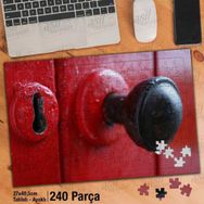 Asil Hobi Kırmızı Kapı-Anahtar Deliği-Kapı Kolu Yapboz-Ayak Destekli Çerçeveli 240 Parça Puzzle
