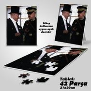 Asil Hobi Modern Şık Giyimi İle Mustafa Kemal Atatürk-Yapboz-Ayak Destekli 42 Parça Puzzle