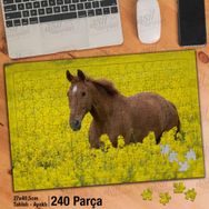 Asil Hobi Sarı Çiçekler Arasında Kahverengi At Yapboz-Ayak Destekli Çerçeveli 240 Parça Puzzle