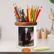 Asilmeydan 449448723 Eli Cebinde Mustafa Kemal Paşa Ahşap Seramik Kalemlik