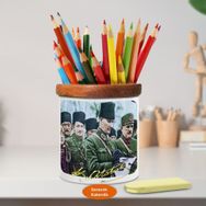 Asilmeydan 450371263 Belgeleri Tutan Mustafa Kemal Atatürk Ahşap Seramik Kalemlik