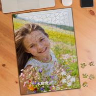 Asilmeydan 455404743 240 Parça Bahçede Sevimli Kız Puzzle Yapboz Tablo