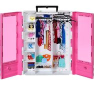 Barbie'nin GBK11 Pembe Gardırobu