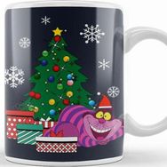 Baskı Dükkanı Cheshire Cat Around the Christmas Tree Wonderland Kupa