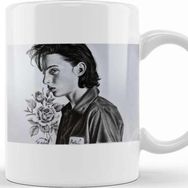 Baskı Dükkanı Finn Wolfhard And Roses Kupa Bardak
