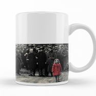 Baskı Dükkanı KB12613 Schindlers List Kırmızı Paltolu Kız Porselen Kupa Bardak