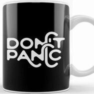 Baskı Dükkanı Must Read Book Covers Don't Panic Hitchhikers Guide To The Galaxy Kupa