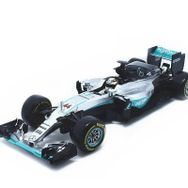 Bburago 1:18 Formula 1 Mercedes Amg Petronas F1 W07 Hybrid Model Araba