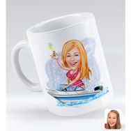 BK Gift Kişiye Özel Tatilci Kadın 3 Karikatürlü Beyaz Kupa Bardak