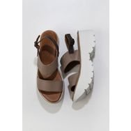 Bueno Shoes 01WU11400 Gri Deri Kadın Dolgu Topuklu Sandalet