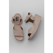 Bueno Shoes 01WY2400 Pembe Deri Kadın Dolgu Topuklu Sandalet