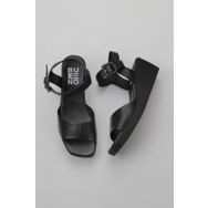 Bueno Shoes 01WY2400 Siyah Deri Kadın Dolgu Topuklu Sandalet