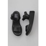 Bueno Shoes 01WY5700 Siyah Deri Kadın Dolgu Topuklu Sandalet