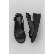 Bueno Shoes 01WY8600 Siyah Deri Kadın Dolgu Topuklu Sandalet
