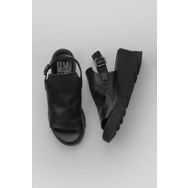 Bueno Shoes 01WY8603 Siyah Deri Kadın Dolgu Topuklu Sandalet