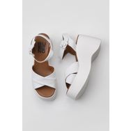 Bueno Shoes 01WY9001 Beyaz Deri Kadın Dolgu Topuklu Sandalet