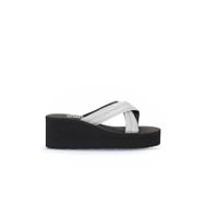 Bueno Shoes 26WT230064 Gümüş Kum Simli Dolgu Topuklu Kadın Terlik