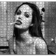 Cakapuzzle Angelina Jolie Sigara Siyah Beyaz Fotoğraf Mdf 120 Parça Puzzle