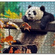 Cakapuzzle Bir Çitte Sarkan Panda Görseli Mdf 255 Parça Puzzle