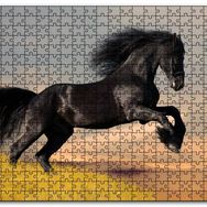 Cakapuzzle Çayırda Koşan Vahşi Siyah At Mdf 120 Parça Puzzle
