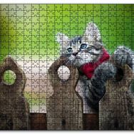 Cakapuzzle Çitlerin Üzerinde Oynayan Sevimli Tekir Kedi Mdf 120 Parça Puzzle