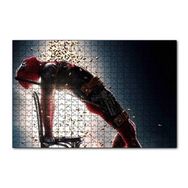 Cakapuzzle Deadpool ve Boş Kovanlar 120 Parça Ahşap Puzzle
